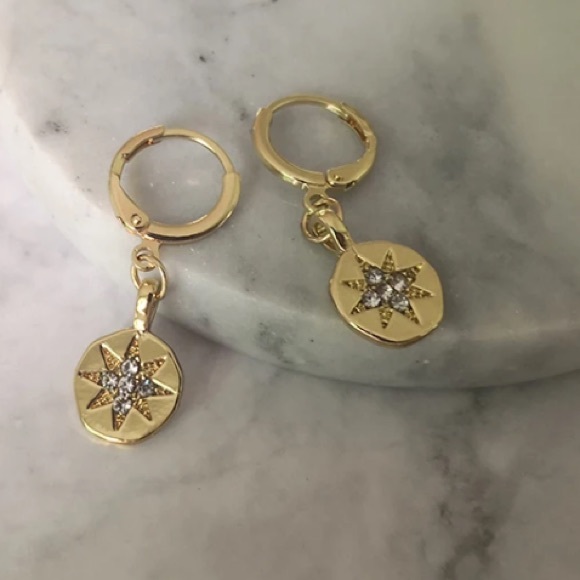 Jewelry - 🌟 18K yellow gold stardust earrings